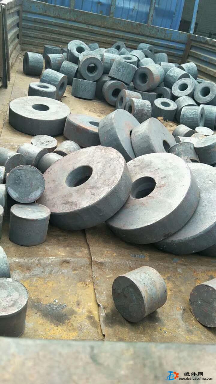 車輪，軸，聯軸器，餅類鍛件等，大鍛件