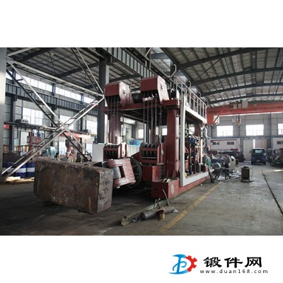 操作機(jī)1T操作機(jī)嗑夾持最大60mm-420mm安陽(yáng)鍛壓生產(chǎn)