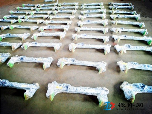 吊石材用的夾鉗夾皮具有哪些優勢特性？
