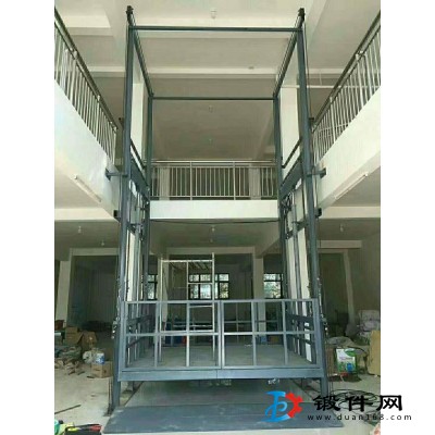 邯鄲固定液壓升降平臺導(dǎo)軌式升降機(jī)廠房貨物提升機(jī)